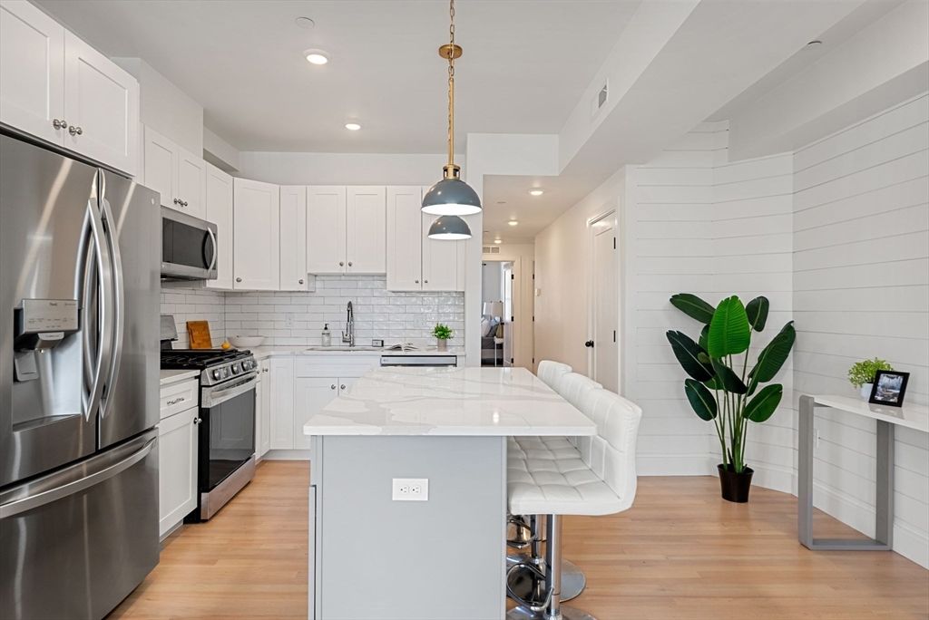 138 Centre St 3, Boston, MA 02124