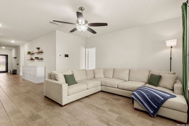 572 Lilac Shoals, Cibolo, TX 78108