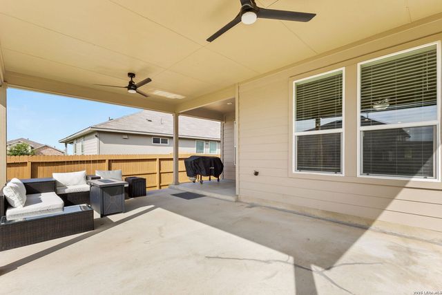 572 Lilac Shoals, Cibolo, TX 78108