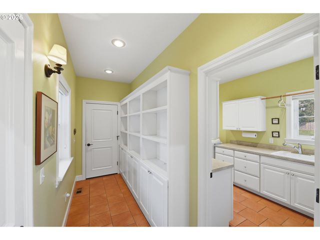 1027 SEABIRD Dr Sw, Bandon, OR 97411