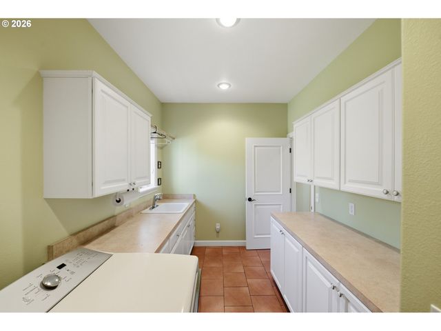 1027 SEABIRD Dr Sw, Bandon, OR 97411