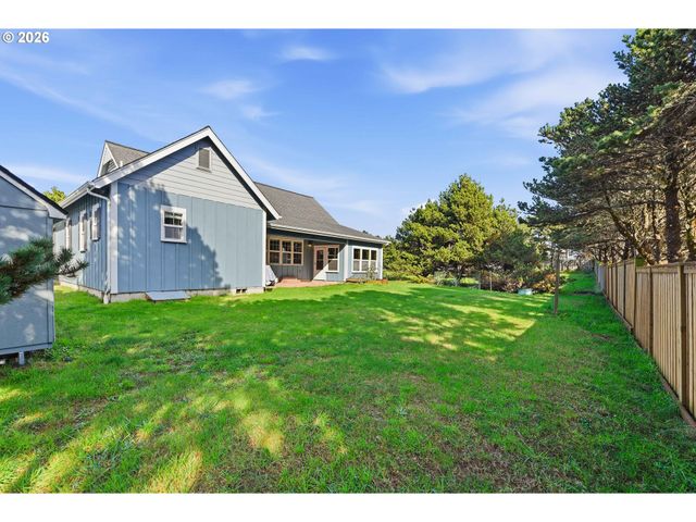 1027 SEABIRD Dr Sw, Bandon, OR 97411