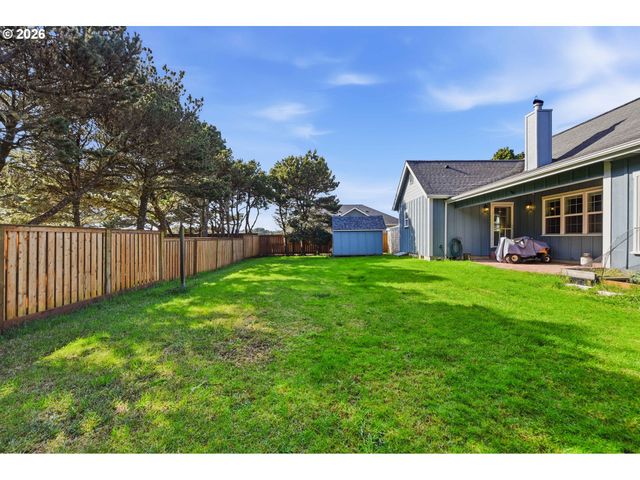 1027 SEABIRD Dr Sw, Bandon, OR 97411