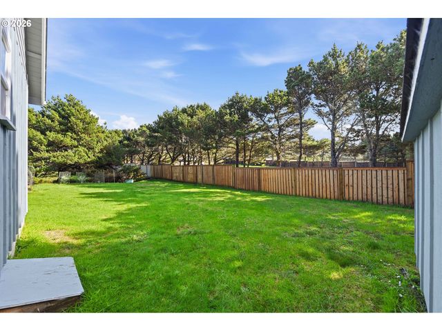 1027 SEABIRD Dr Sw, Bandon, OR 97411