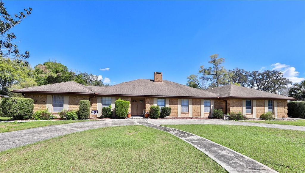 Image 18 of property listing at 109 SATSUMA DRIVE, Altamonte Springs, FL 32714