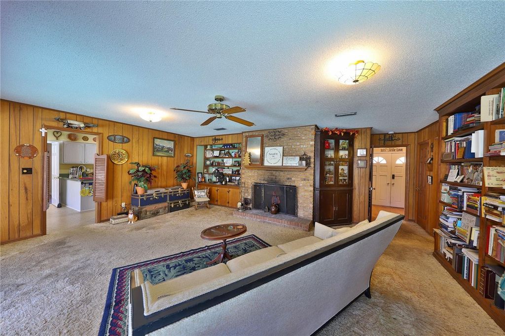 Image 3 of property listing at 109 SATSUMA DRIVE, Altamonte Springs, FL 32714