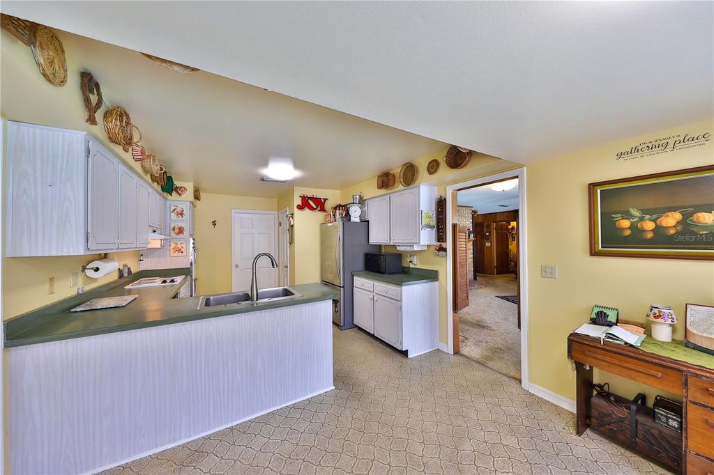 Image 6 of property listing at 109 SATSUMA DRIVE, Altamonte Springs, FL 32714