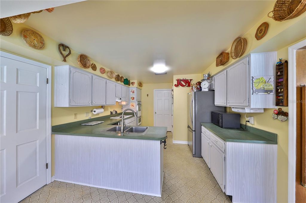 Image 7 of property listing at 109 SATSUMA DRIVE, Altamonte Springs, FL 32714