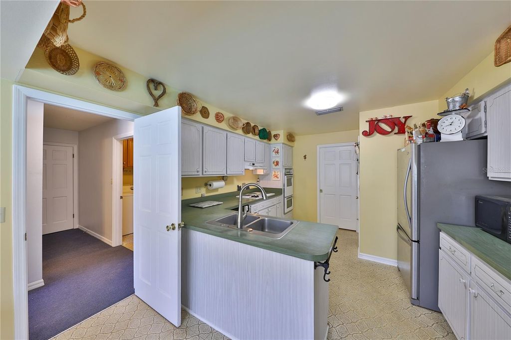 Image 8 of property listing at 109 SATSUMA DRIVE, Altamonte Springs, FL 32714