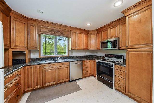 13 Gunflint Court, Oswego, IL 60543