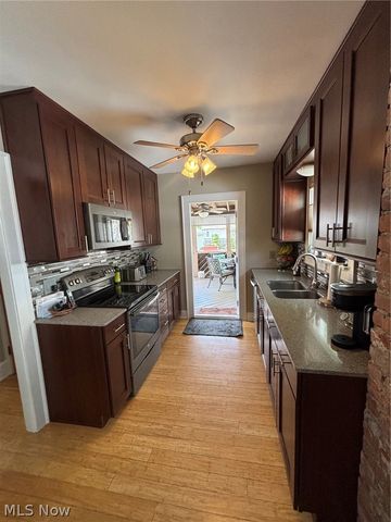 1620 Belle Avenue, Lakewood, OH 44107