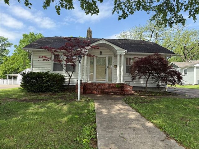 210 S Scott Avenue, Belton, MO 64012