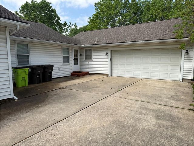 210 S Scott Avenue, Belton, MO 64012
