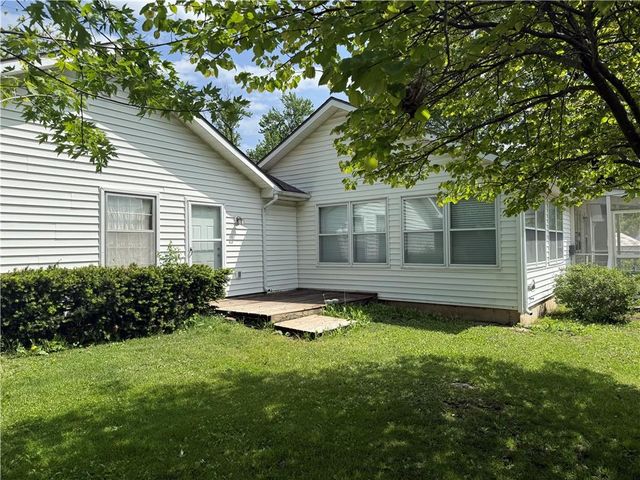 210 S Scott Avenue, Belton, MO 64012
