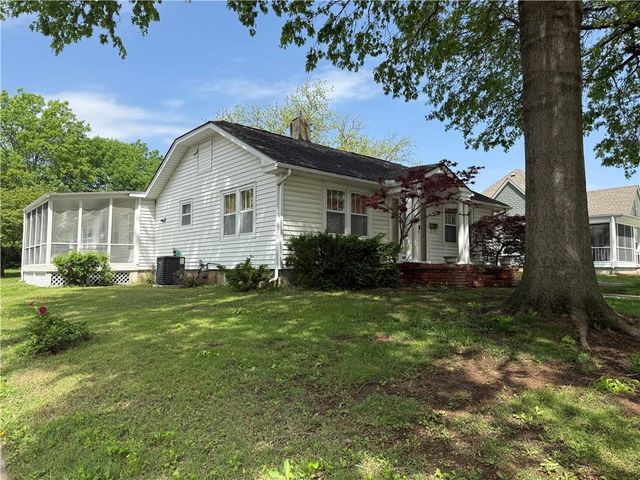 210 S Scott Avenue, Belton, MO 64012