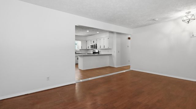 5901 S Farm Road 157, Springfield, MO 65810