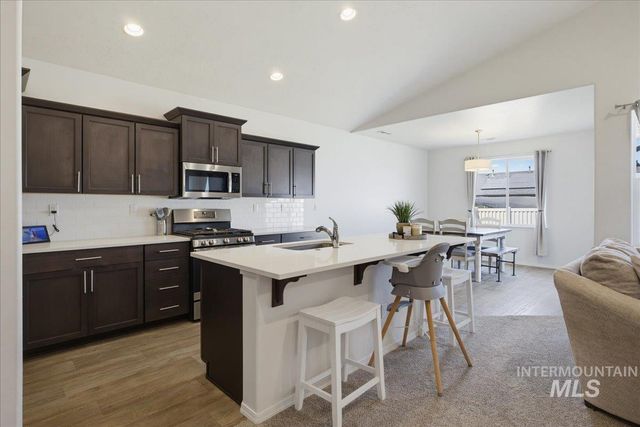 1511 Yellowstone St, Caldwell, ID 83607