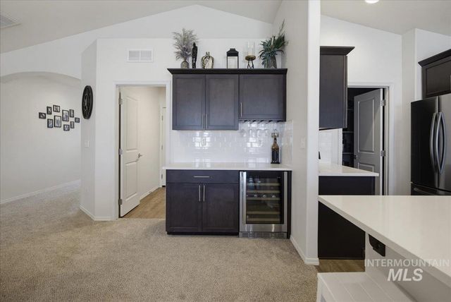 1511 Yellowstone St, Caldwell, ID 83607