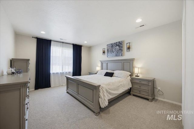 1511 Yellowstone St, Caldwell, ID 83607