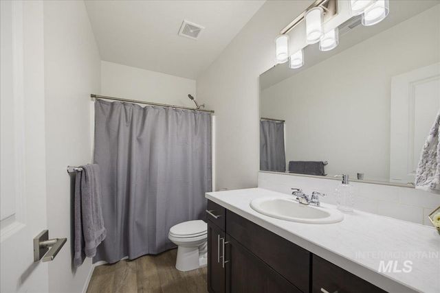 1511 Yellowstone St, Caldwell, ID 83607