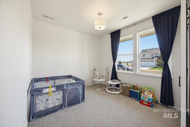 1511 Yellowstone St, Caldwell, ID 83607
