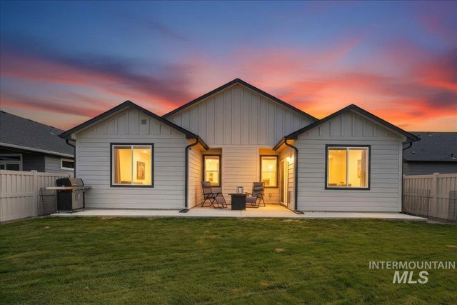 1511 Yellowstone St, Caldwell, ID 83607