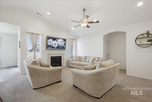 1511 Yellowstone St, Caldwell, ID 83607