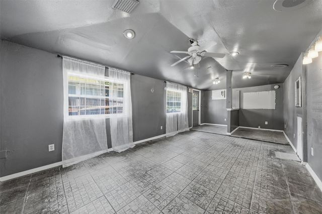 605 S MAIN AVENUE, Minneola, FL 34715