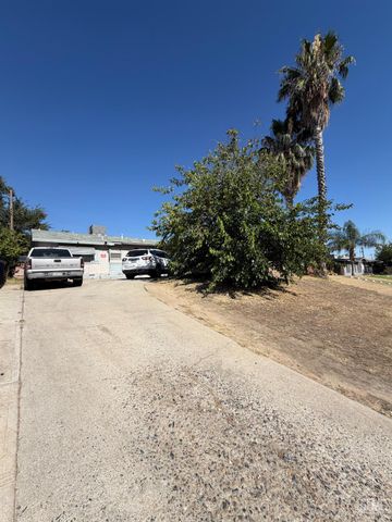 2913 Haley Street, Bakersfield, CA 93305