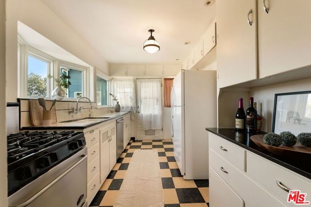 9866 Mcbroom Street, Los Angeles, CA 91040