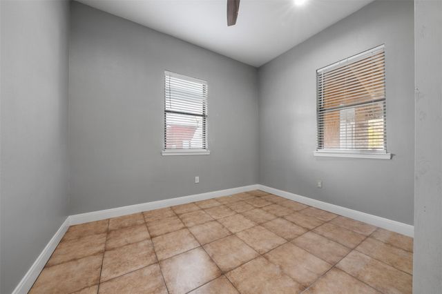 394 Rd 5102 H, Cleveland, TX 77327