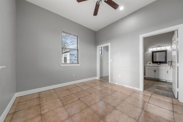 394 Rd 5102 H, Cleveland, TX 77327