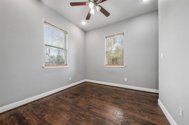 394 Rd 5102 H, Cleveland, TX 77327