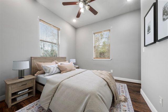 394 Rd 5102 H, Cleveland, TX 77327