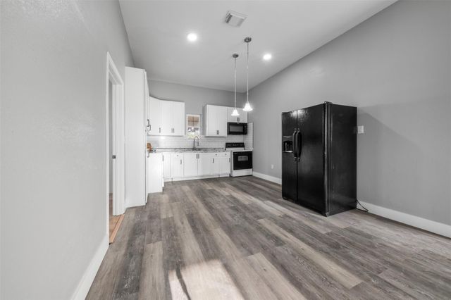 394 Rd 5102 H, Cleveland, TX 77327
