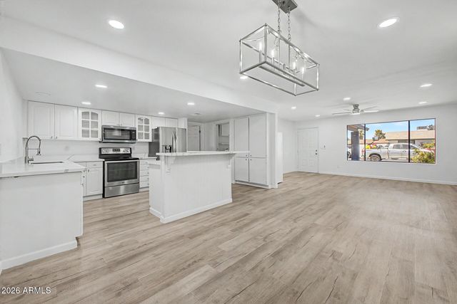 2613 E MICHIGAN Avenue, Phoenix, AZ 85032