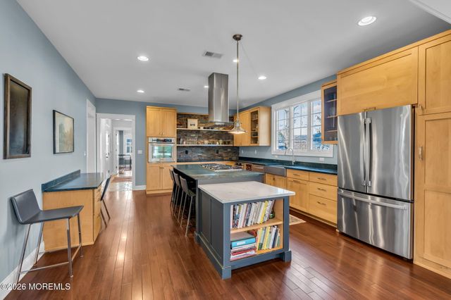 3 Bayonne Avenue, Monmouth Beach, NJ 07750