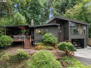 570 MIDDLECREST Rd, Lake Oswego, OR 97034