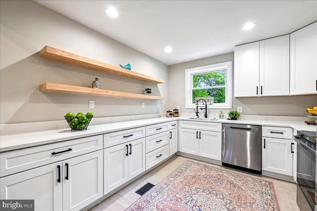 6904 FRIENDSHIP RD, Clinton, MD 20735