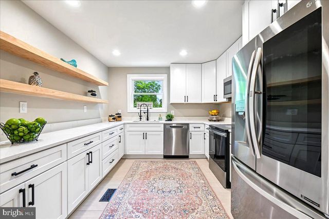 6904 FRIENDSHIP RD, Clinton, MD 20735