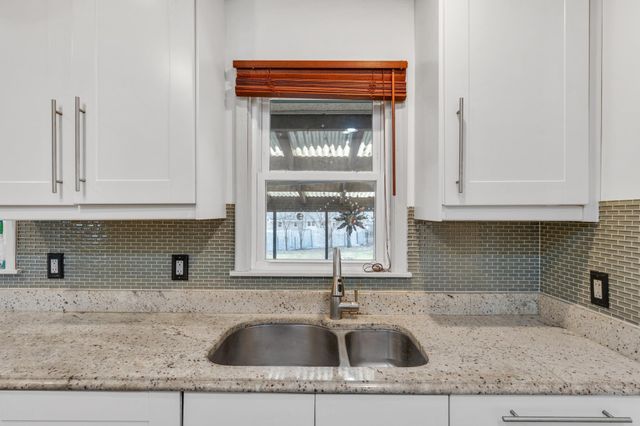 4080 Jersey Avenue N, Crystal, MN 55427