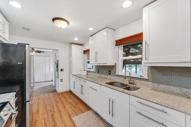 4080 Jersey Avenue N, Crystal, MN 55427