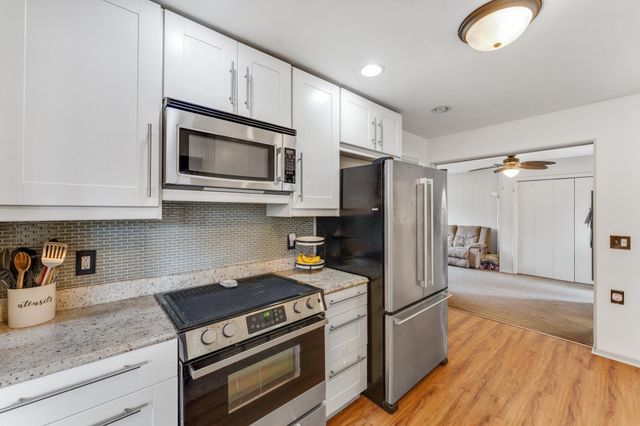 4080 Jersey Avenue N, Crystal, MN 55427