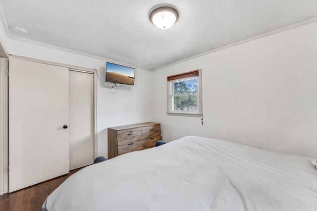 4080 Jersey Avenue N, Crystal, MN 55427