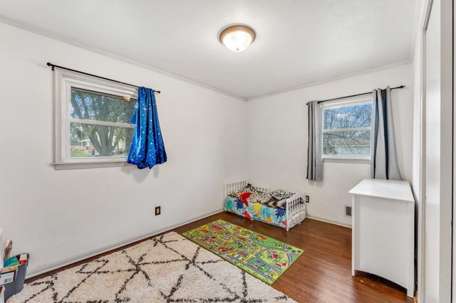 4080 Jersey Avenue N, Crystal, MN 55427