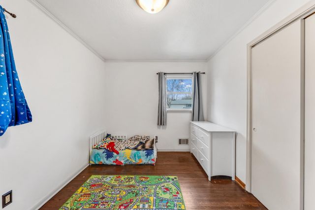 4080 Jersey Avenue N, Crystal, MN 55427