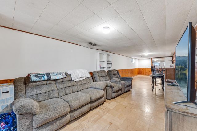 4080 Jersey Avenue N, Crystal, MN 55427