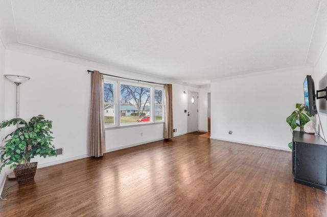 4080 Jersey Avenue N, Crystal, MN 55427