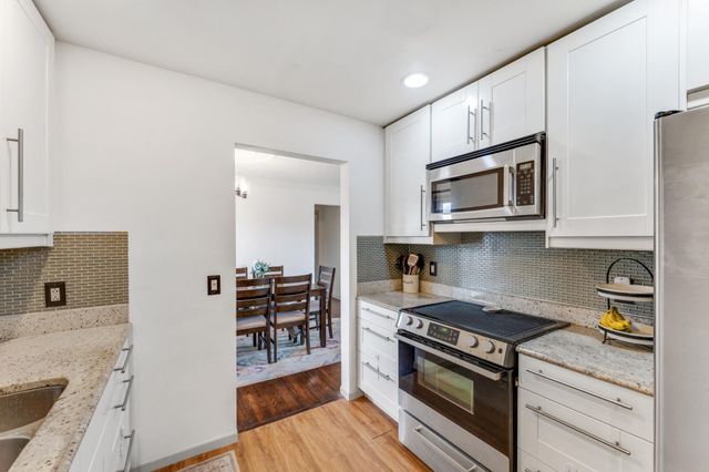 4080 Jersey Avenue N, Crystal, MN 55427