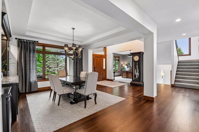 10053 Trails End Road, Chanhassen, MN 55317